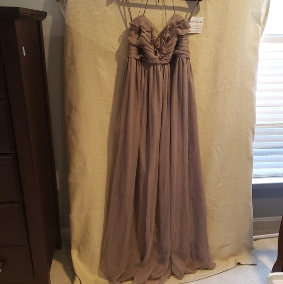 Gorgeous Amsale  Beige Silk Ruffle Formal Dress - Picture 6 of 6